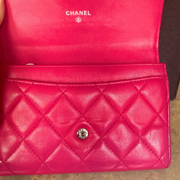 ❤️❤️SOLD❤️❤️Chanel short wallet - Picture 10 of 13